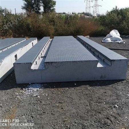 铁路道口板 公路水泥道床结合板 轨道交通设备 混凝土曲线型