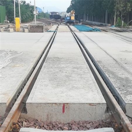 铁路道口板 公路水泥道床结合板 轨道交通设备 混凝土曲线型